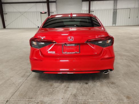Used 2023 Honda Civic Sport image 4