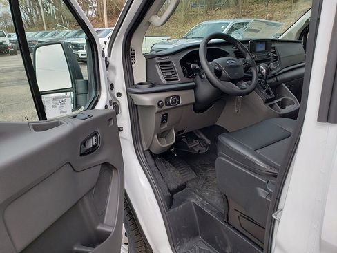 New 2025 Ford Transit 250 Low Roof RWD image 9