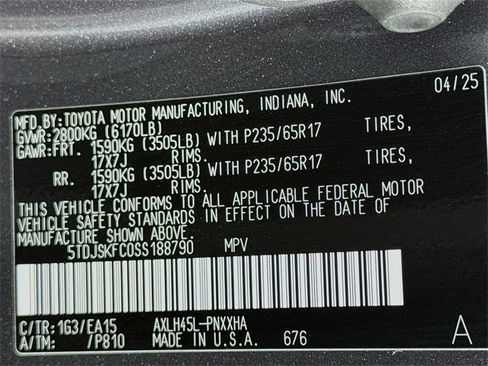 Used 2025 Toyota Sienna XLE image 17