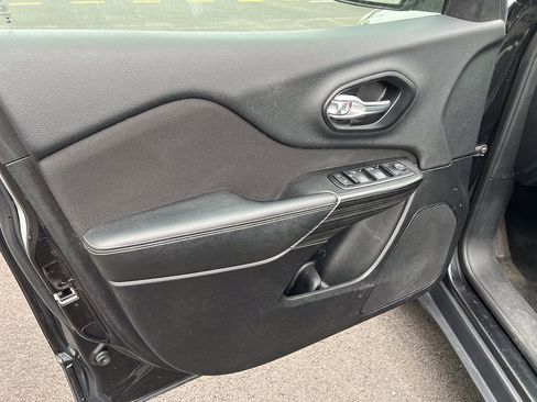 Used 2014 Jeep Cherokee Latitude image 11