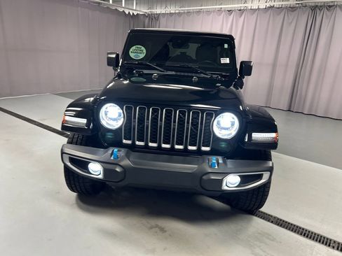 Used 2022 Jeep Wrangler Unlimited Sahara w/ Cold Weather Group AWD/4WD image 2