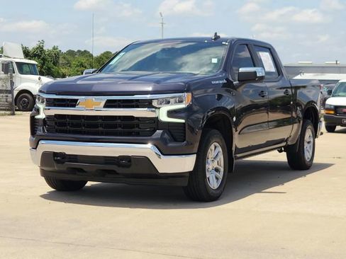 Used 2024 Chevrolet Silverado 1500 LT AWD/4WD image 3