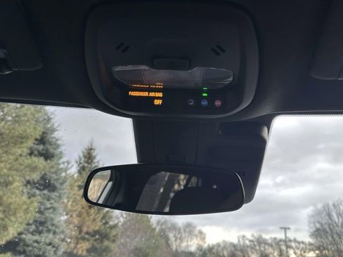 Used 2024 Chevrolet Trax RS w/ Driver Confidence Package image 36