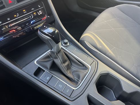 Certified 2025 Volkswagen Jetta Sport FWD image 22