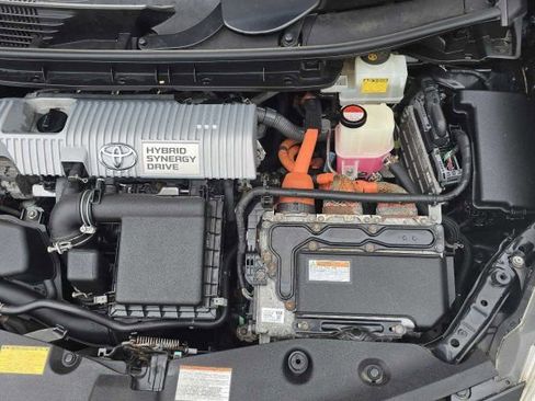 Used 2015 Toyota Prius V Three image 34