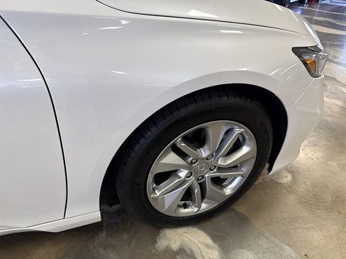 Used 2018 Honda Accord LX image 9