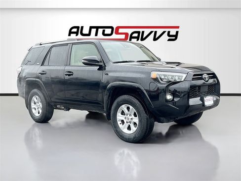 Used 2021 Toyota 4Runner SR5 Premium image 1