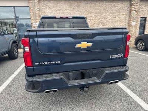 Used 2023 Chevrolet Silverado 1500 High Country w/ High Country Premium Package image 3
