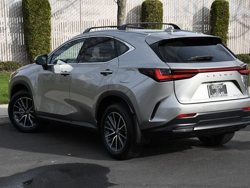 Used 2025 Lexus NX 350h AWD w/ Premium Package image 4