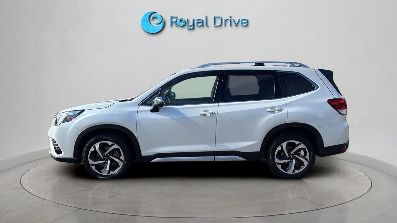 Used 2023 Subaru Forester Touring AWD/4WD image 2