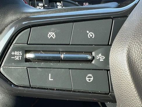 Certified 2024 Chevrolet Traverse RS image 22