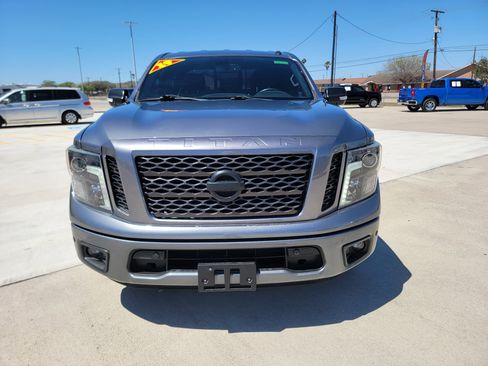 Used 2019 Nissan Titan SV w/ SV Convenience Package image 8