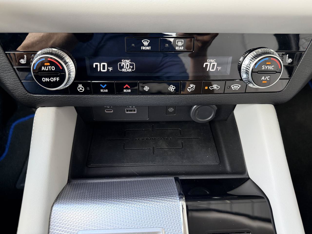 Used 2025 Mitsubishi Outlander SEL AWD/4WD image 21