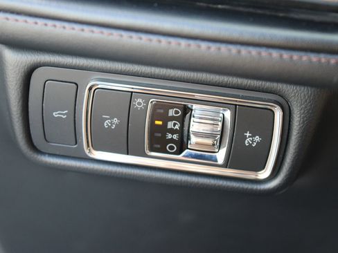 Used 2022 Lincoln Aviator AWD w/ Premium Package image 21