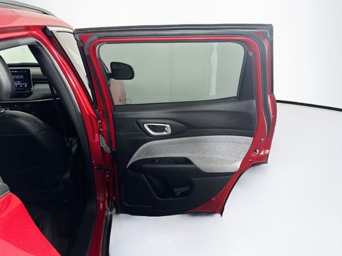 Used 2023 Jeep Compass Latitude AWD/4WD image 30