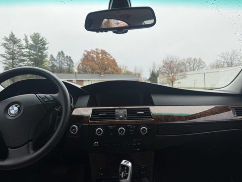 Used 2009 BMW 528i xDrive Sedan image 15