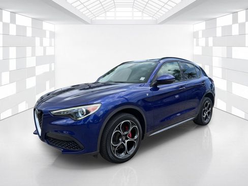 Used 2022 Alfa Romeo Stelvio Ti AWD/4WD image 3