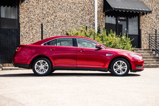 Used 2017 Ford Taurus SEL FWD image 12