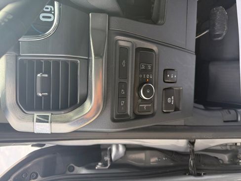 Used 2022 Ford F150 Lariat AWD/4WD image 19