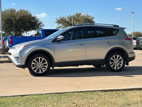 Used 2018 Toyota RAV4 Limited image 19