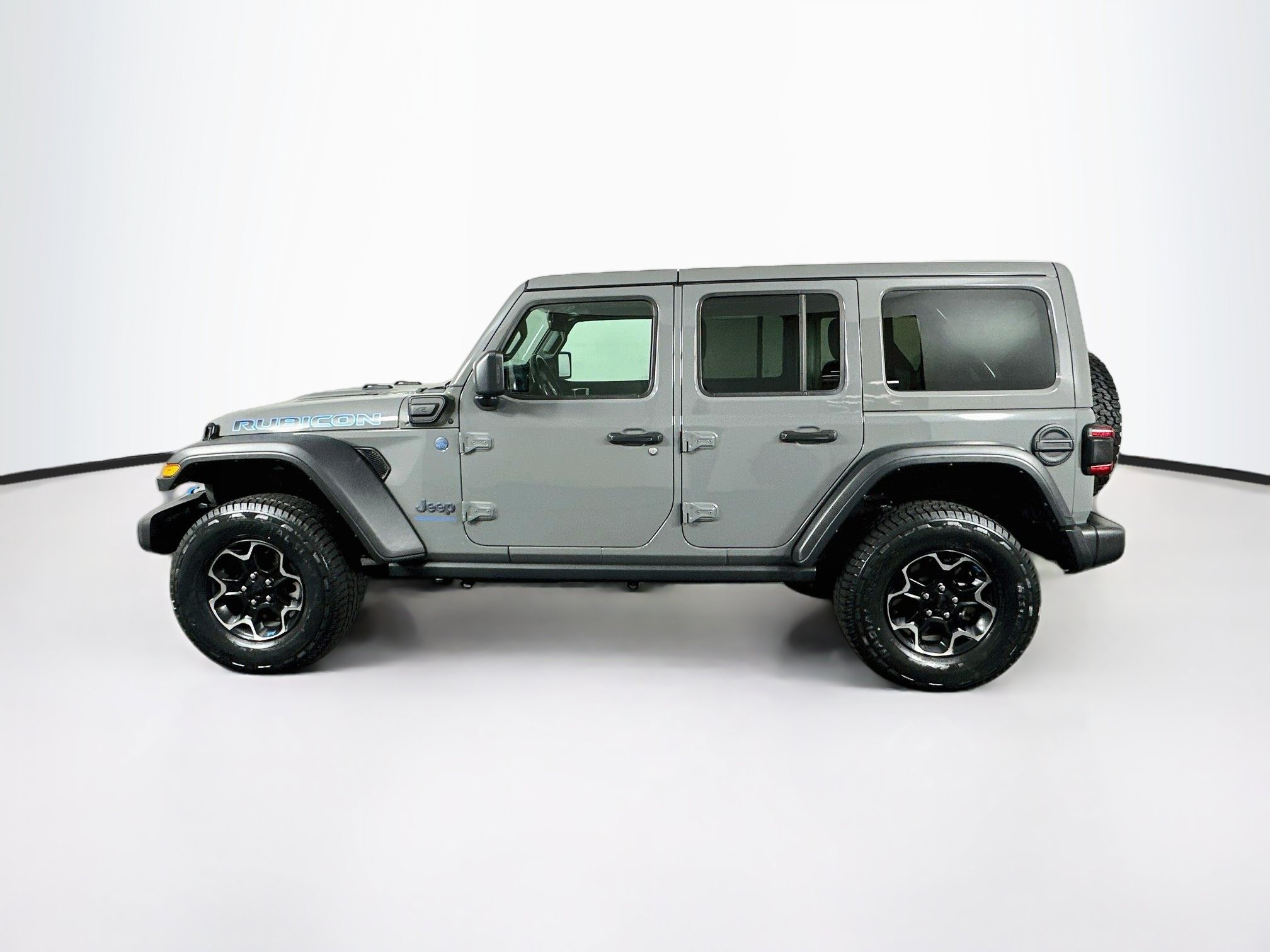 Used 2023 Jeep Wrangler Unlimited Rubicon 4xe w/ Dual Top Group AWD/4WD image 4