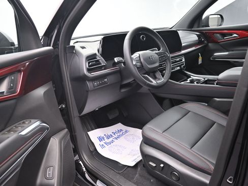 New 2026 Chevrolet Traverse Z71 AWD/4WD image 9