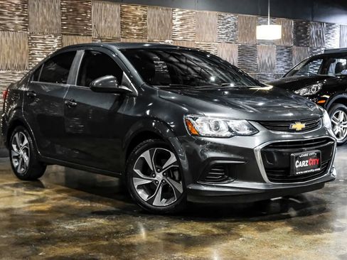 Used 2019 Chevrolet Sonic Premier FWD image 3