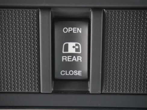 Used 2022 RAM 1500 Big Horn w/ Night Edition AWD/4WD image 24