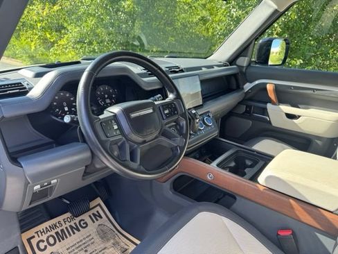 Certified 2024 Land Rover Defender 130 X-Dynamic SE AWD/4WD image 9