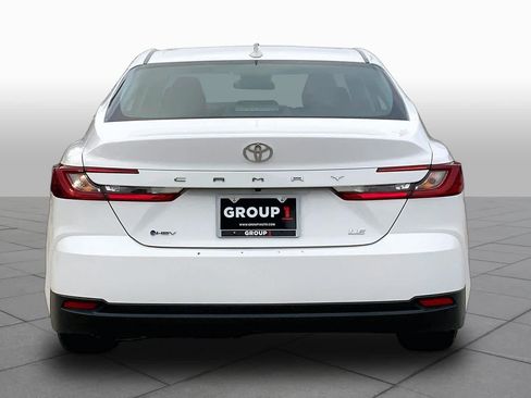 Used 2025 Toyota Camry LE FWD image 5