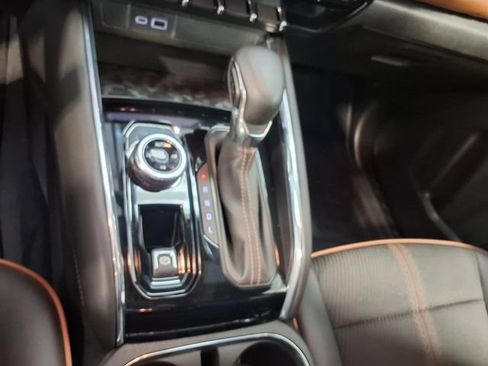 Used 2024 GMC Canyon AT4 AWD/4WD image 15