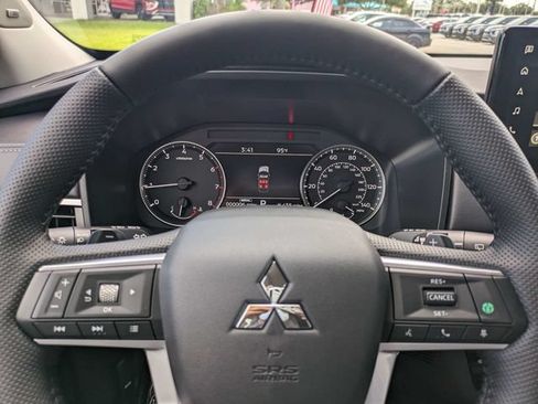 New 2026 Mitsubishi Outlander SE FWD image 24