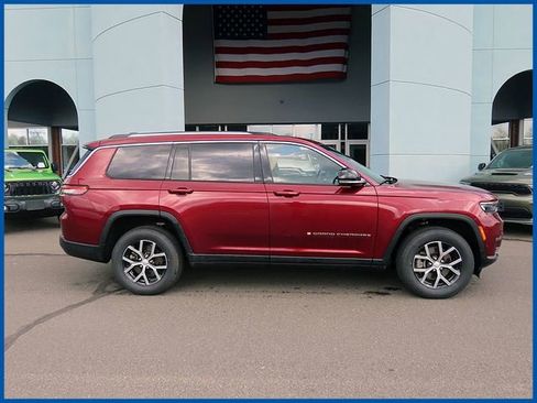 Used 2023 Jeep Grand Cherokee L Limited w/ Luxury Tech Group II AWD/4WD image 2