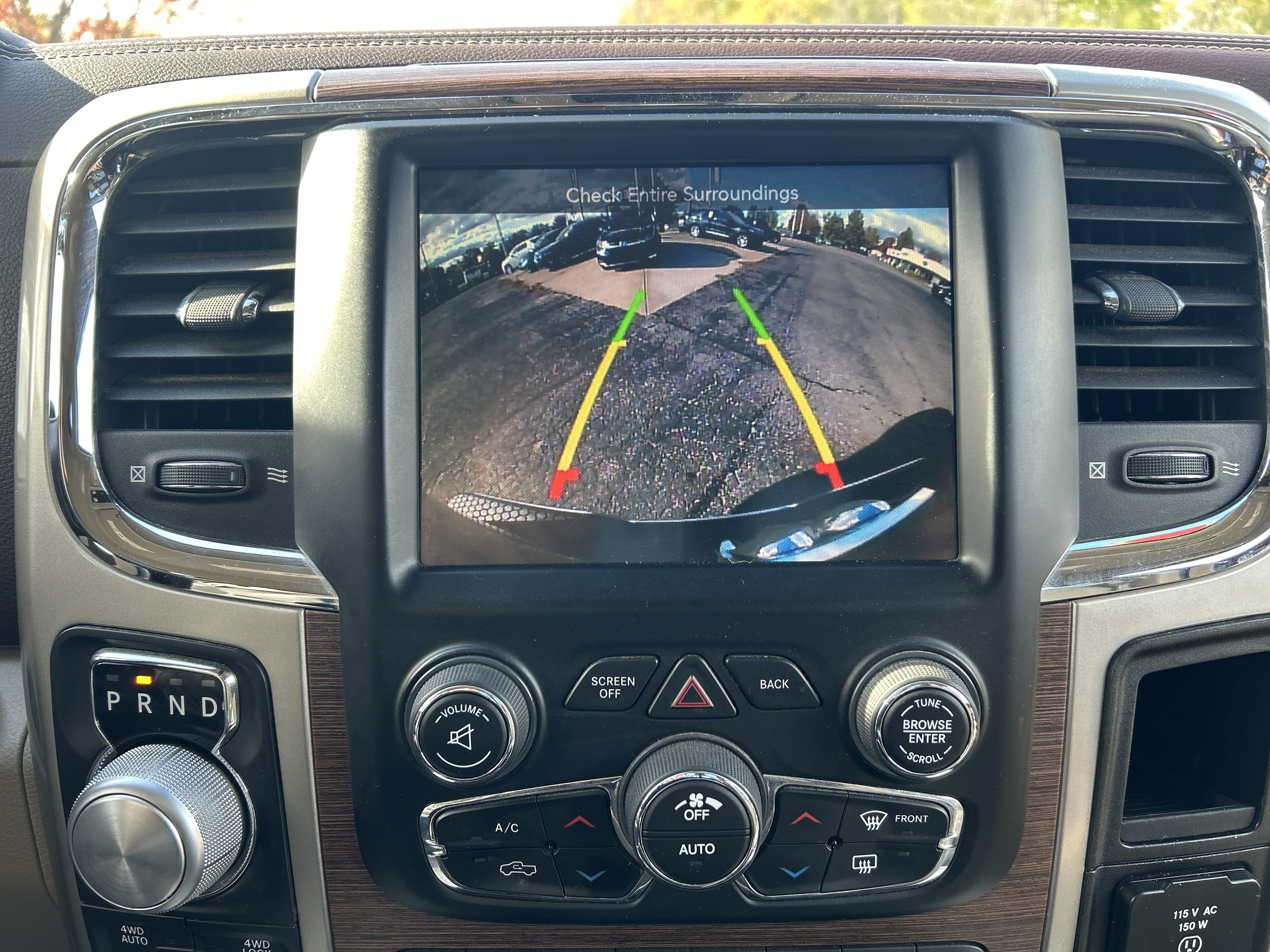 Used 2015 RAM 1500 Laramie w/ Convenience Group AWD/4WD image 18