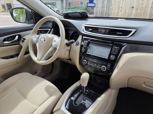 Used 2015 Nissan Rogue SV w/ SV Premium Package AWD/4WD image 12