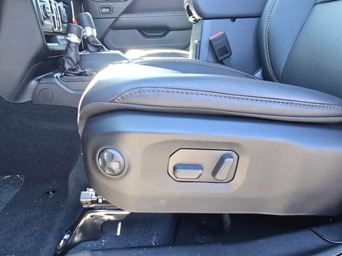 New 2026 Jeep Gladiator Sport image 9