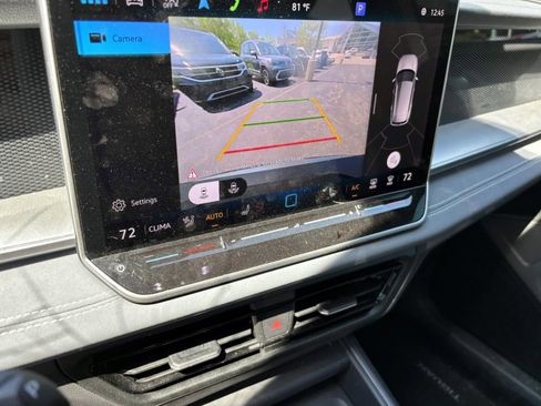 Used 2025 Volkswagen Tiguan SE R-Line image 21