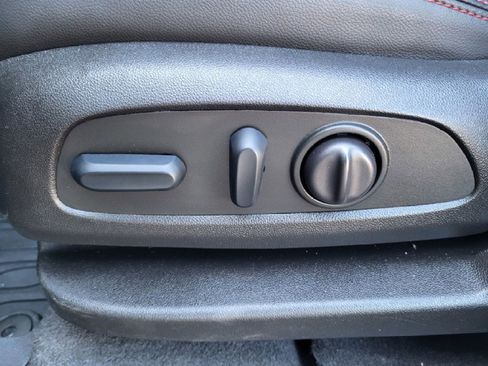 Used 2022 Chevrolet Equinox RS w/ RS Leather Package image 33