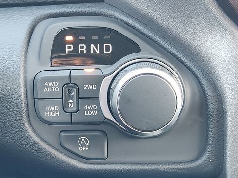 New 2026 RAM 1500 4x4 Crew Cab image 17