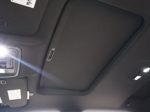 Used 2022 Chevrolet Silverado 1500 ZR2 w/ Technology Package image 29