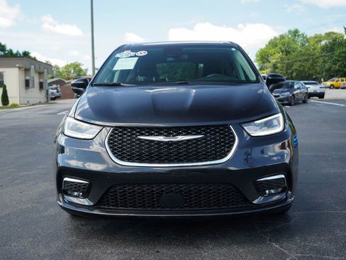 Used 2023 Chrysler Pacifica Touring-L FWD image 16