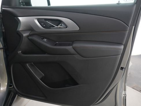 Used 2019 Chevrolet Traverse LT image 13