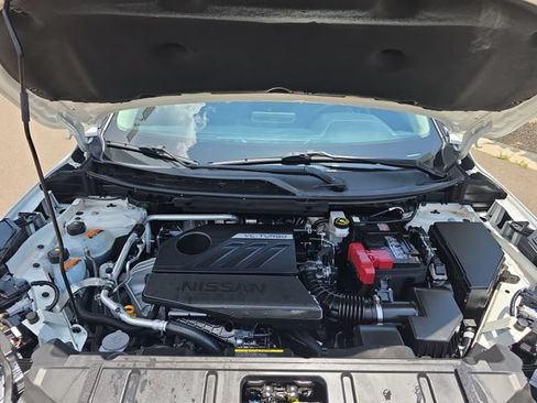 Used 2025 Nissan Rogue SV AWD/4WD image 19