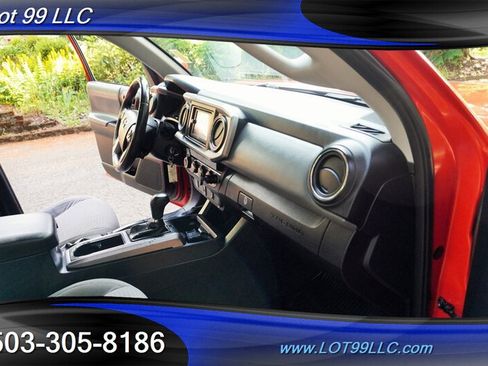 Used 2017 Toyota Tacoma SR5 w/ Tow Package AWD/4WD image 15