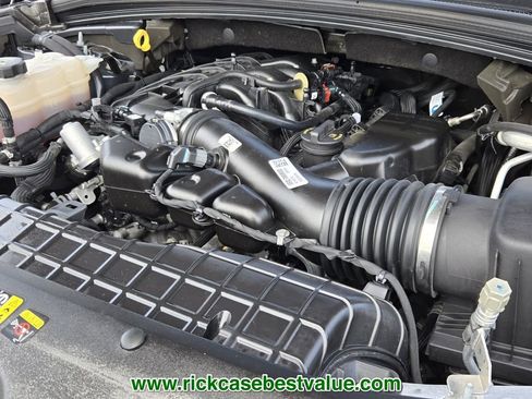 Used 2024 Jeep Grand Cherokee Laredo AWD/4WD image 21