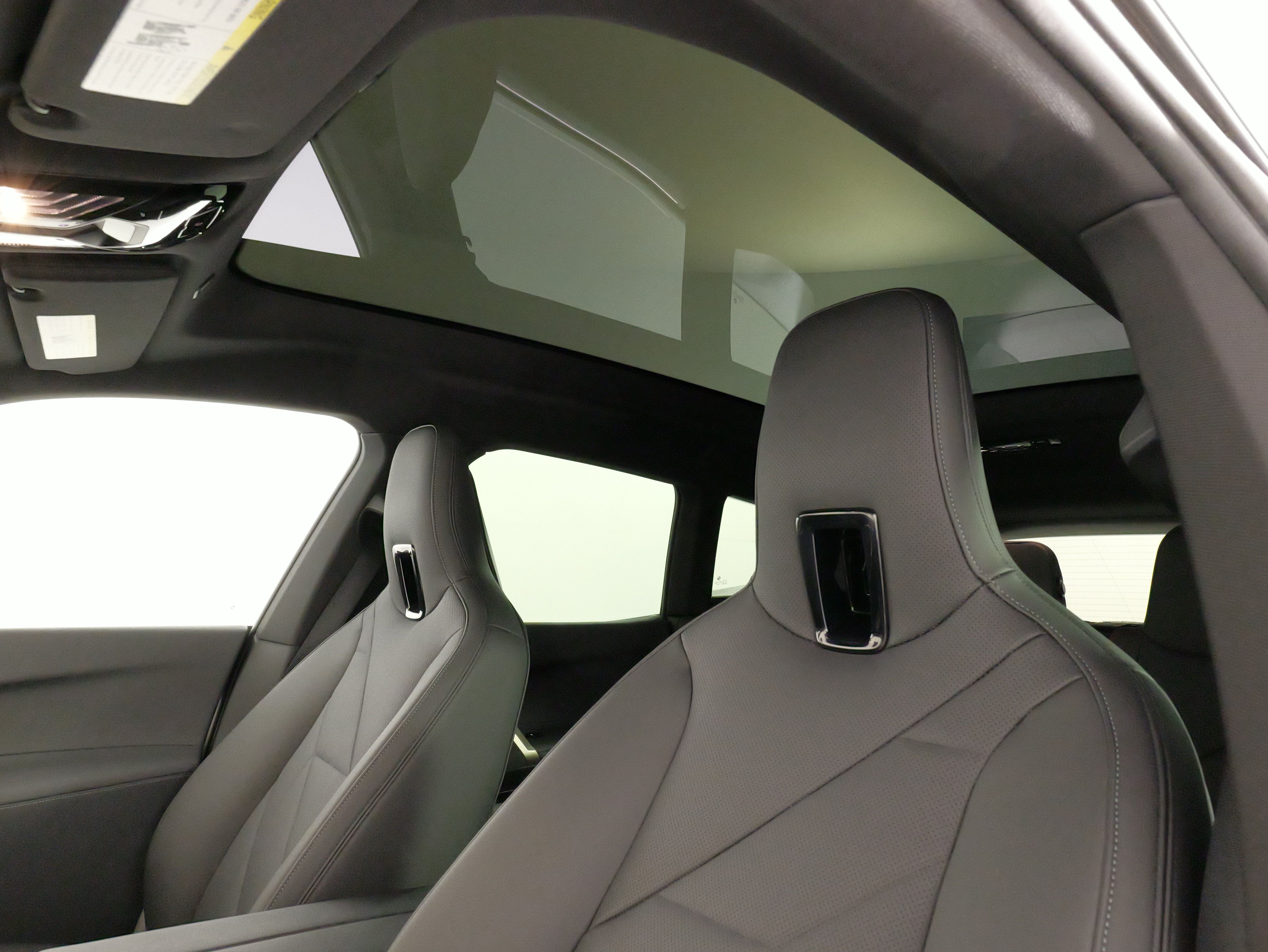 Used 2024 BMW iX xDrive50 AWD/4WD image 33
