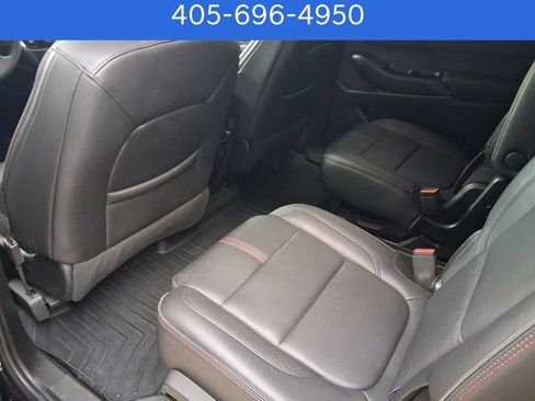 Used 2023 Chevrolet Traverse RS image 7
