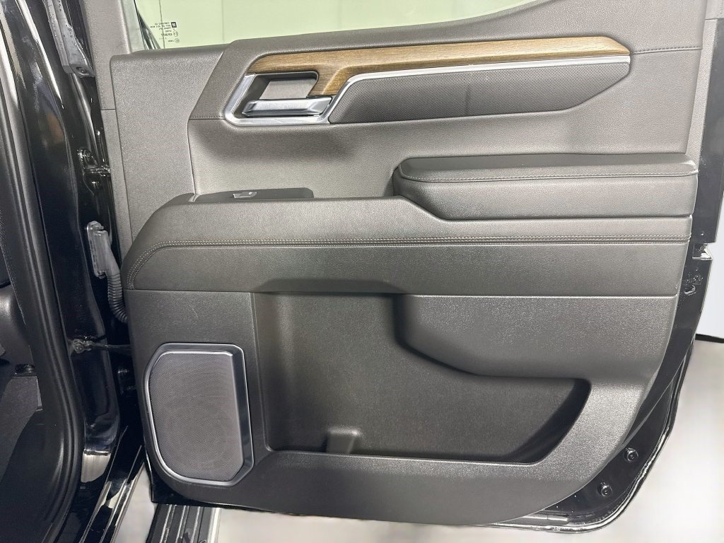 Used 2024 Chevrolet Silverado 1500 High Country AWD/4WD image 27