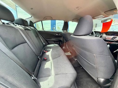 Used 2017 Honda Accord LX image 33