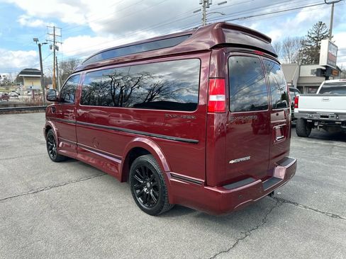 Used 2021 Chevrolet Express 2500 LS w/ Enhanced Convenience Package image 5